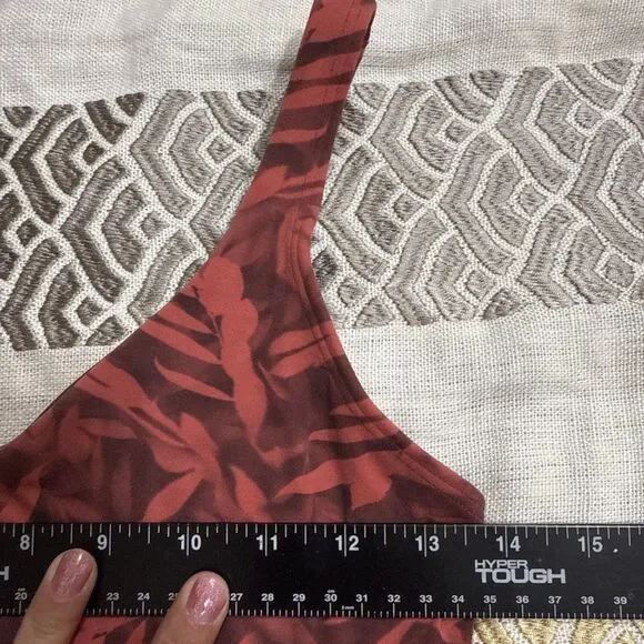 (B3)Lululemon Align Tank Cropped Top Sz 6 Built-in-Bra Spray Leaf Firrside Red - Picture 9 of 11